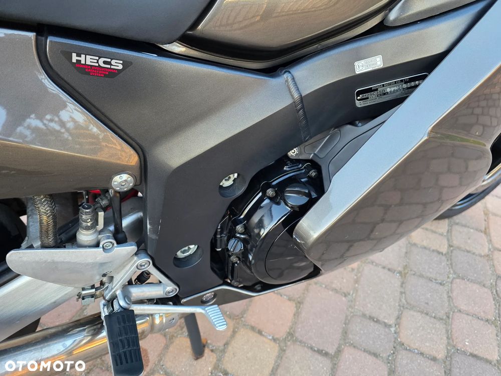 Honda CBR - 25