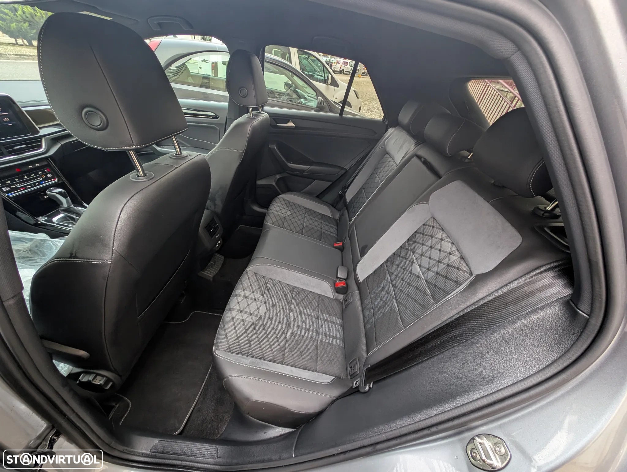 VW T-Roc 2.0 TDI R-Line DSG - 9