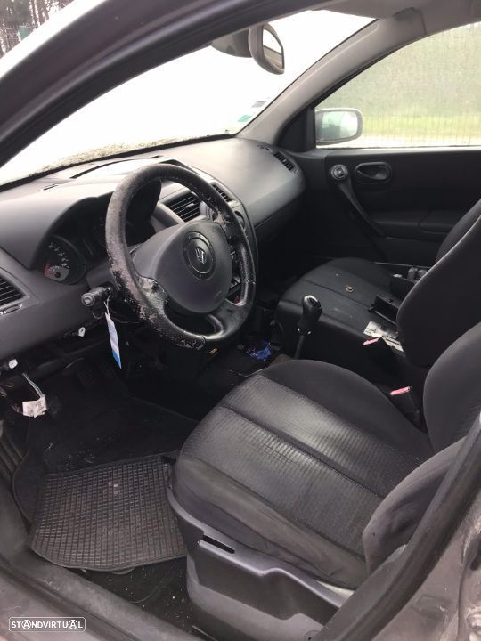 Renault Megane II 1.5 DCi 101cv 5P 2004 - Para Peças - 4