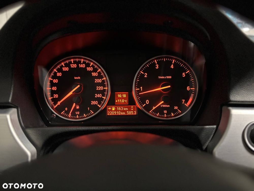 BMW Seria 3 318i - 16