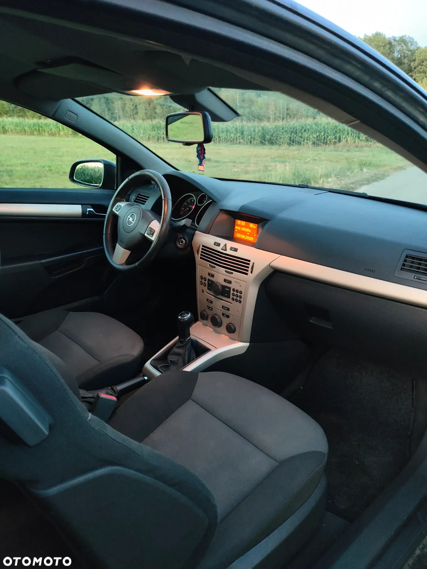 Opel Astra GTC 1.4 - 7