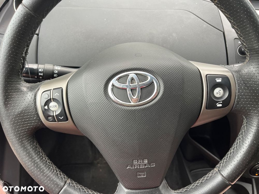 Toyota Yaris - 10