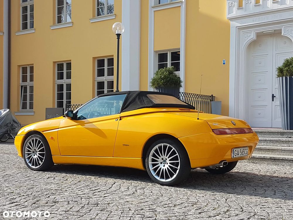 Alfa Romeo Spider - 4
