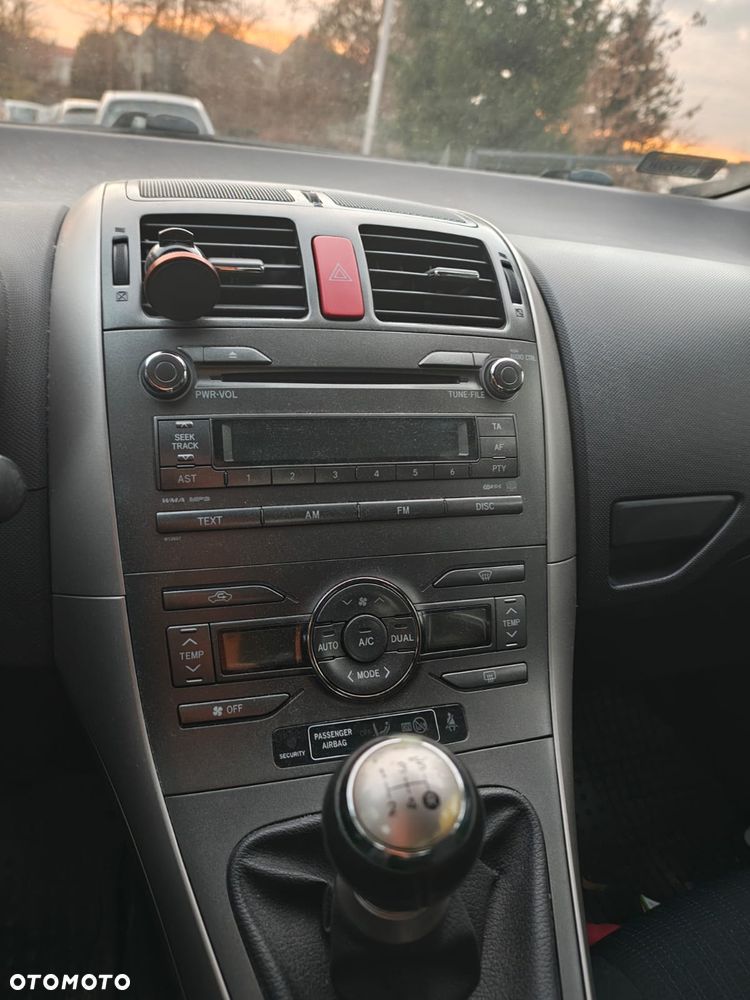 Toyota Auris 1.6 VVT-i Premium - 9