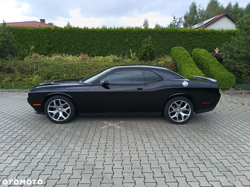 Dodge Challenger - 2