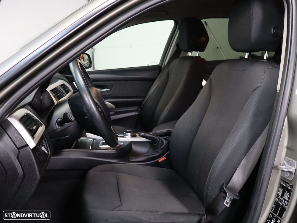 BMW 320 d Advantage Auto - 6