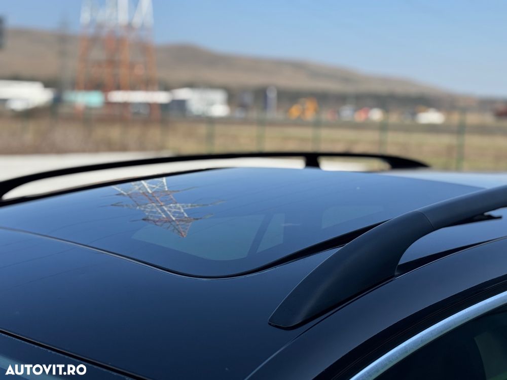 Volkswagen Golf 1.9 TDI DPF DSG Sportline - 6