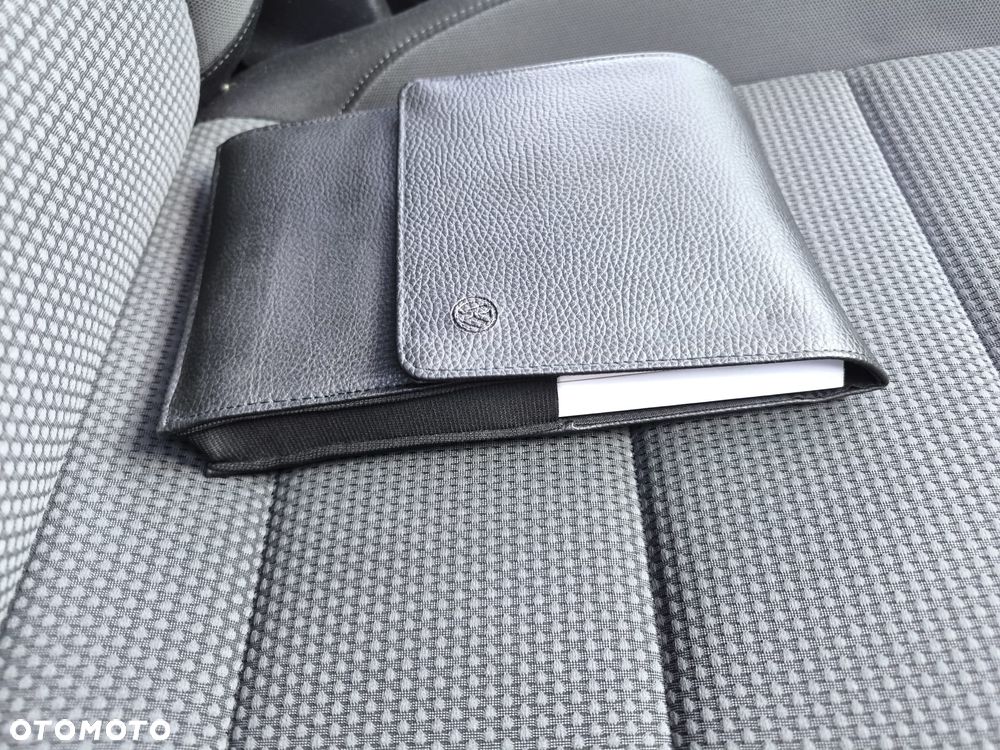 Volkswagen Golf - 24