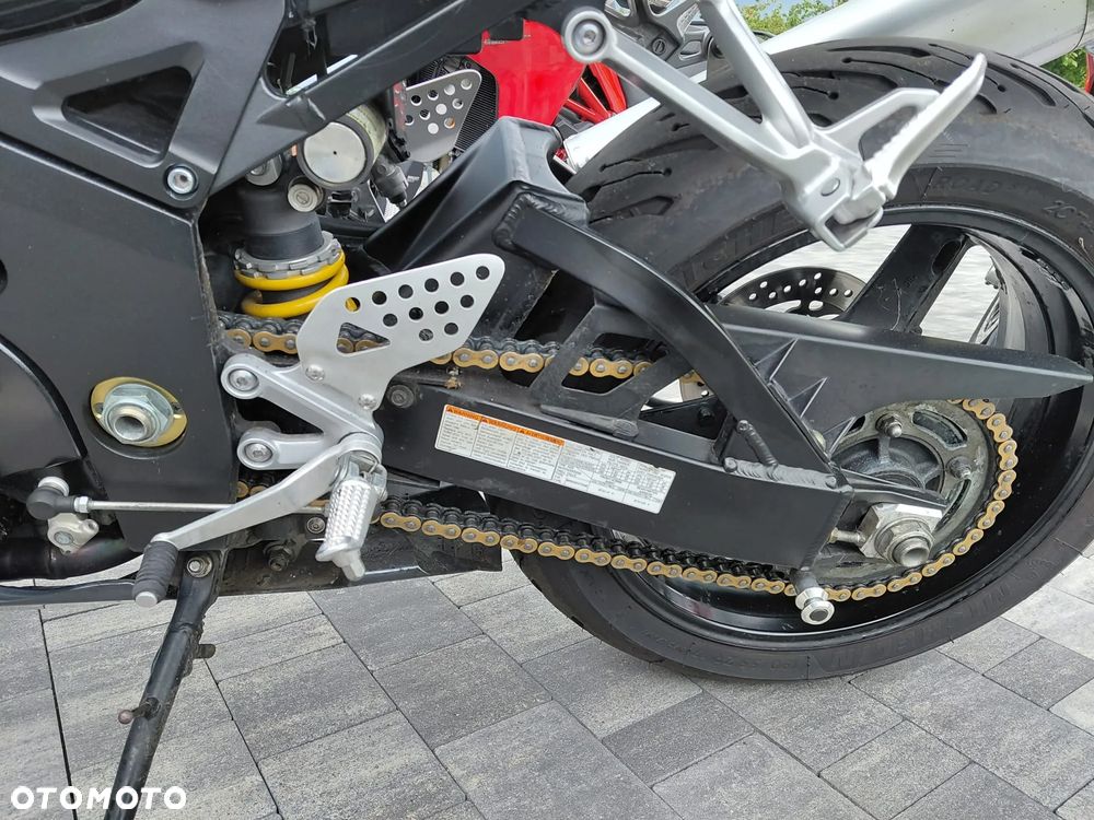 Suzuki GSX-R - 10