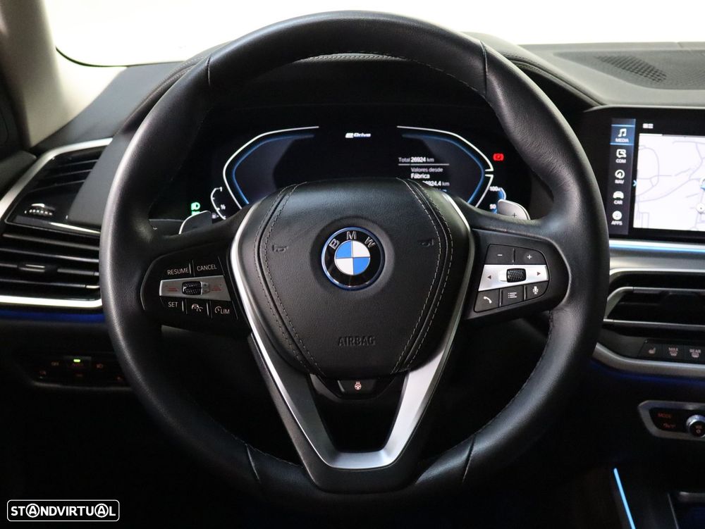 BMW X5 xDrive45e - 11