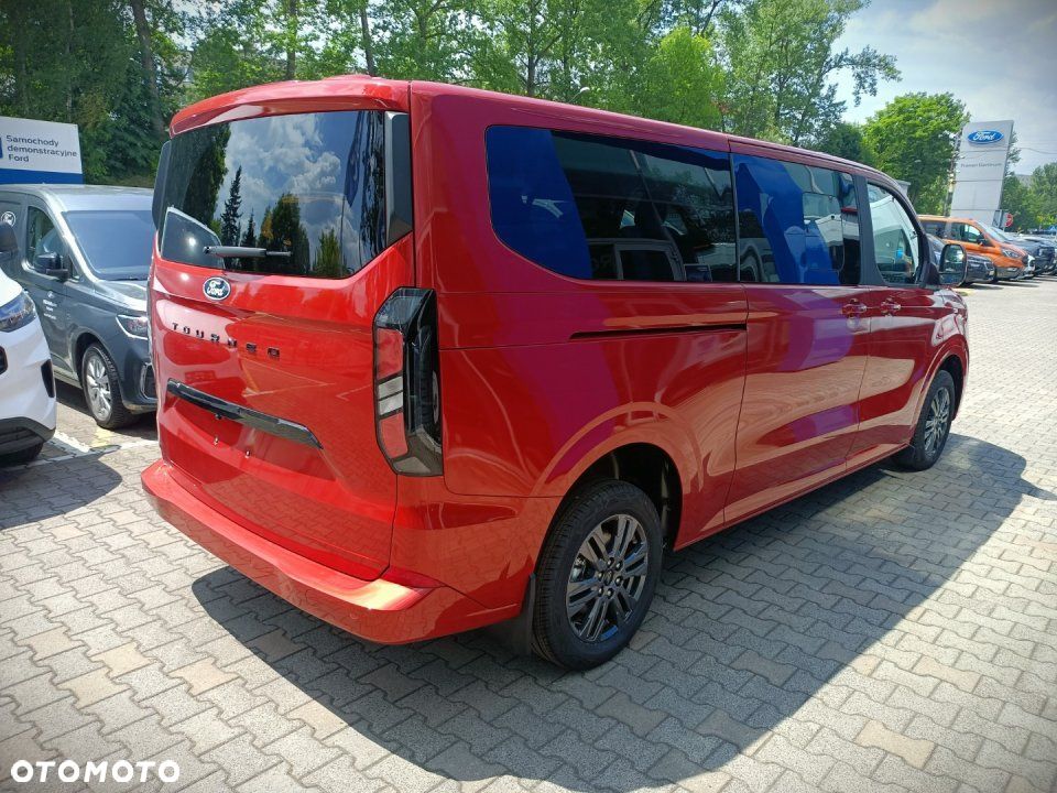 Ford Tourneo Custom - 4