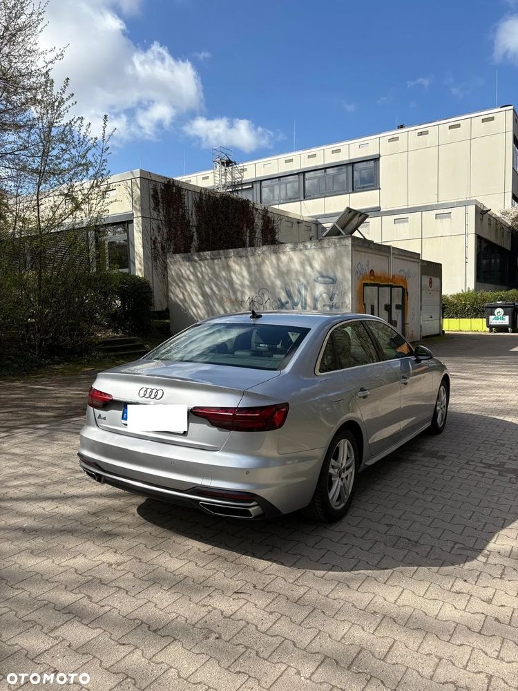 Audi A4 Limousine - 4