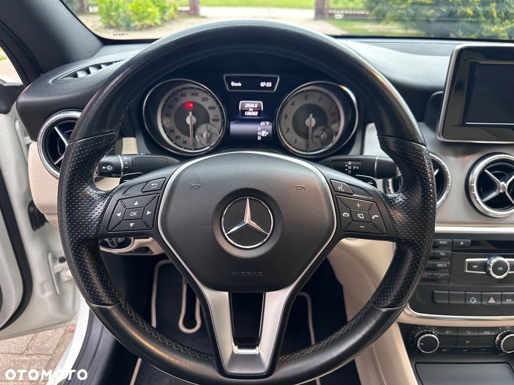 Mercedes-Benz CLA - 16