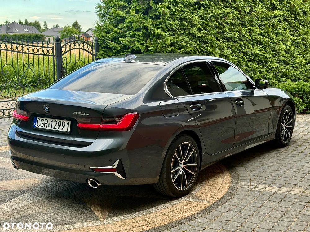 BMW Seria 3 330e Luxury Line sport - 7