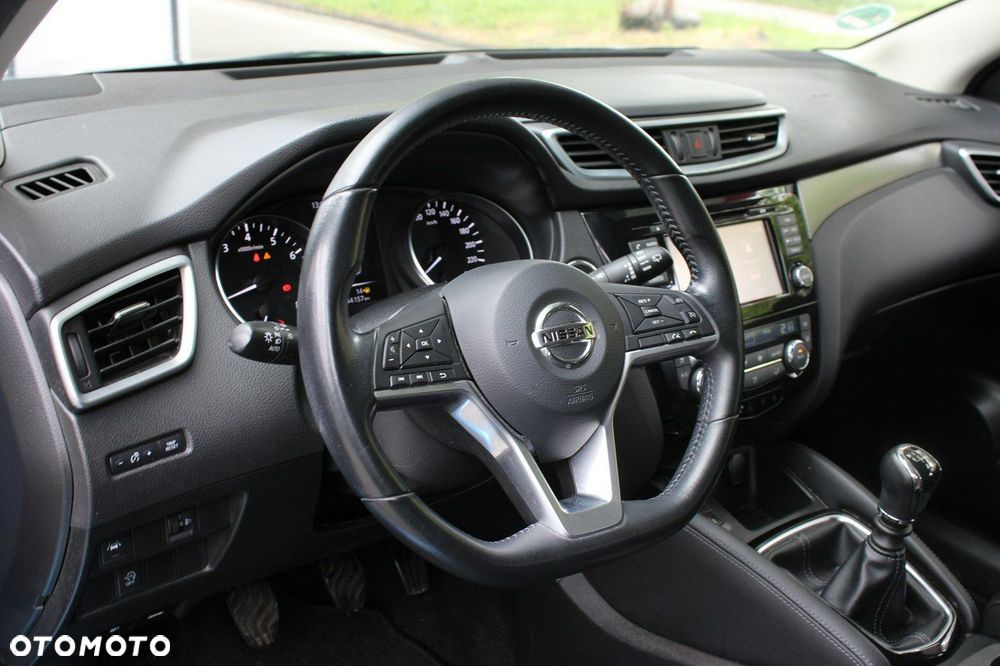 Nissan Qashqai 1.6 DIG-T N-Connecta - 24