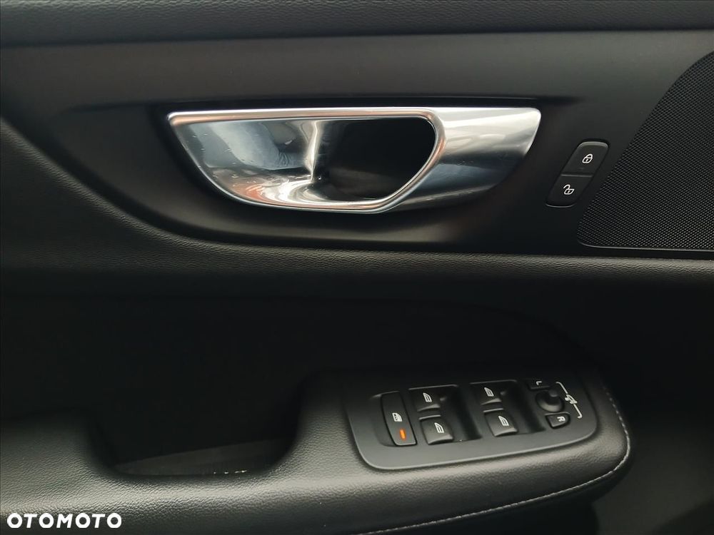 Volvo V60 D3 SCR Momentum - 16