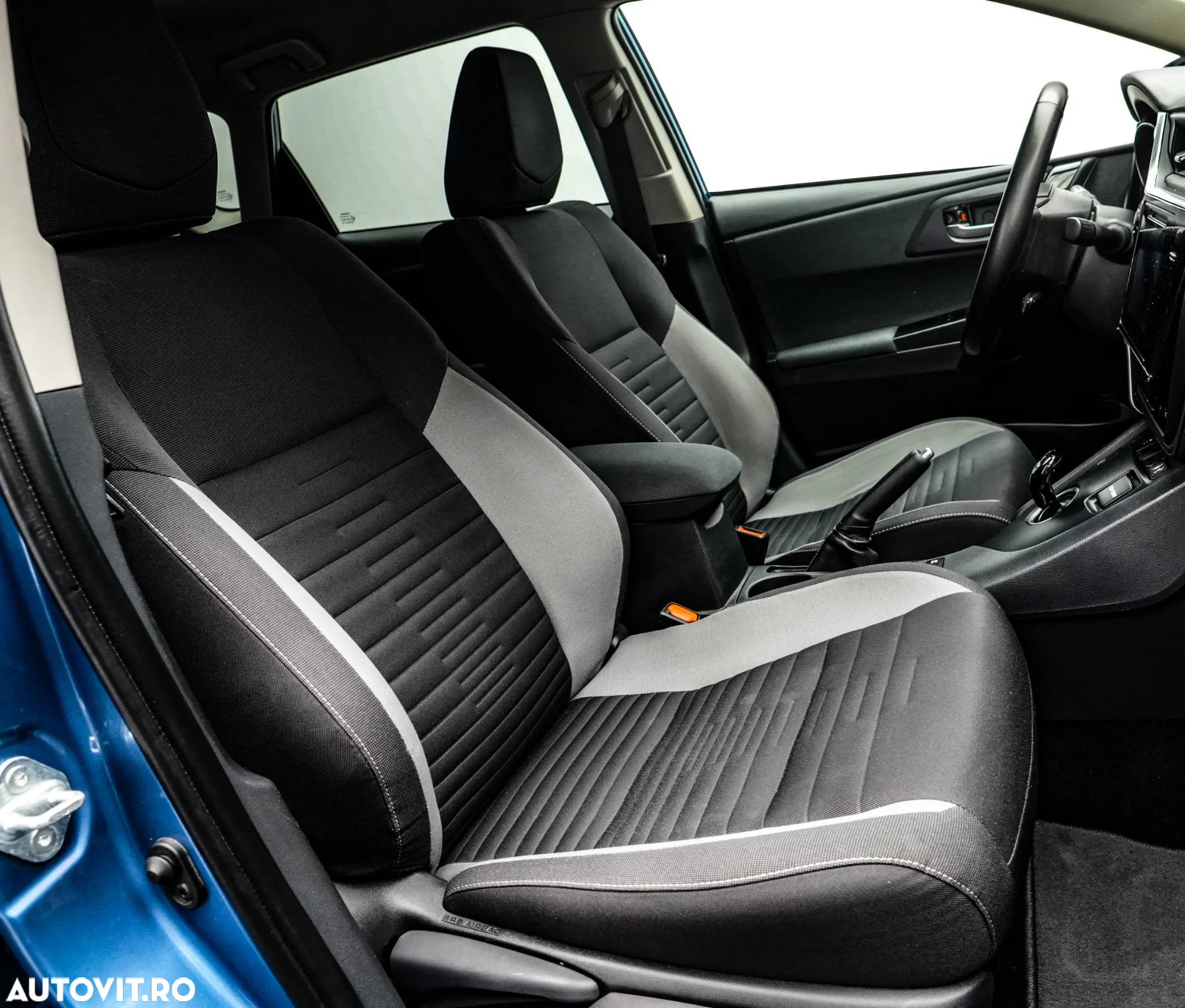 Toyota Auris 1.8 L VVT-i Hybrid Sol - 16
