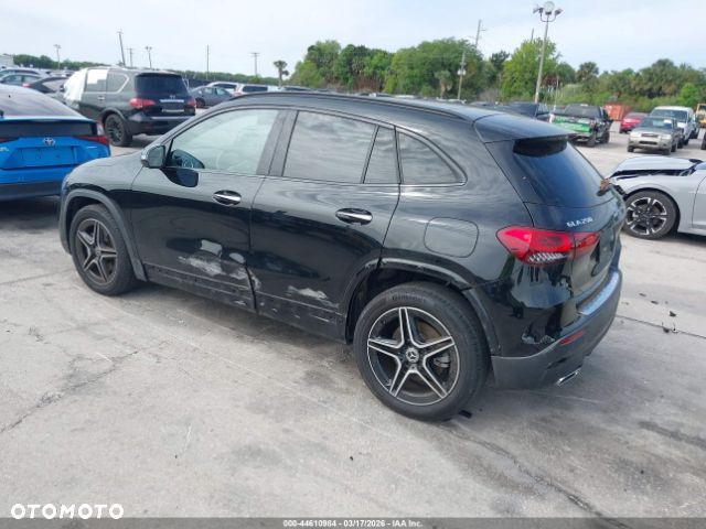 Mercedes-Benz GLA 250 4-Matic Progressive - 5