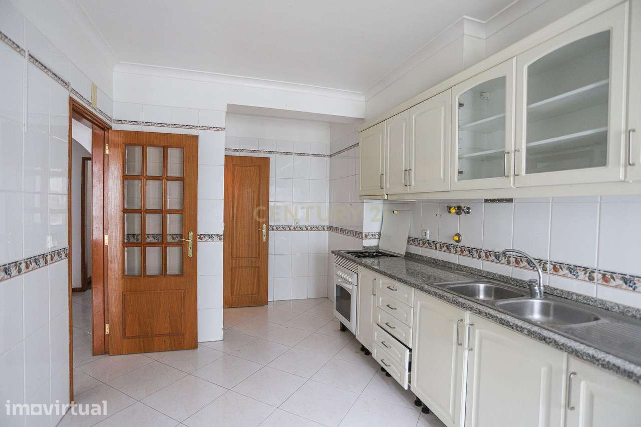 Apartamento T2 em Alenquer - Grande imagem: 2/22