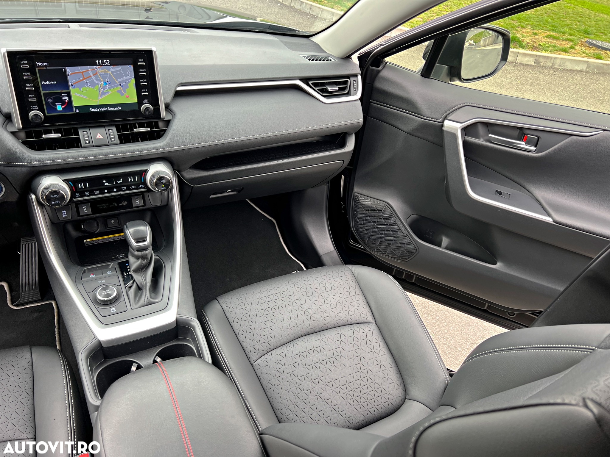 Toyota RAV4 2.5 Hybrid VVT-iE 4x4 Luxury Plus - 8