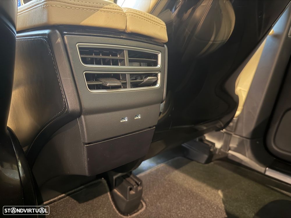 Tesla Model X P100D - 29