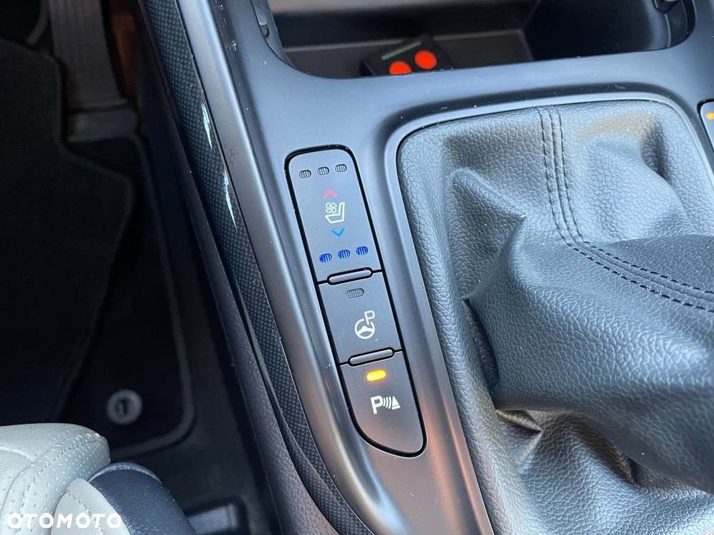 Kia Carens 1.6 GDI Fifa World Cup Edition - 20