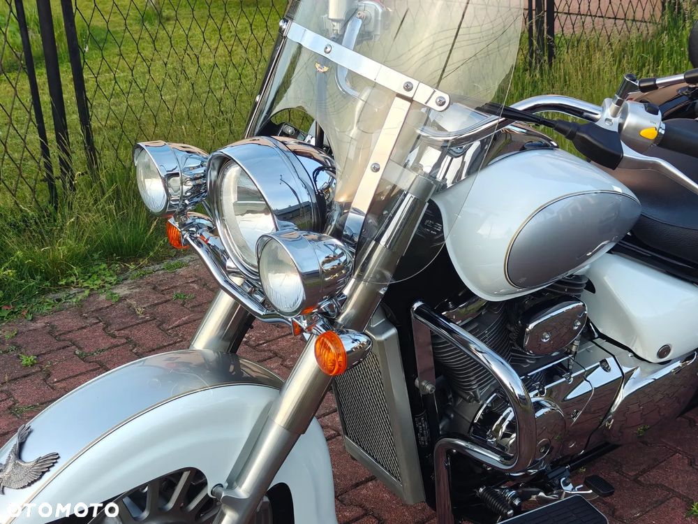 Suzuki Intruder - 21
