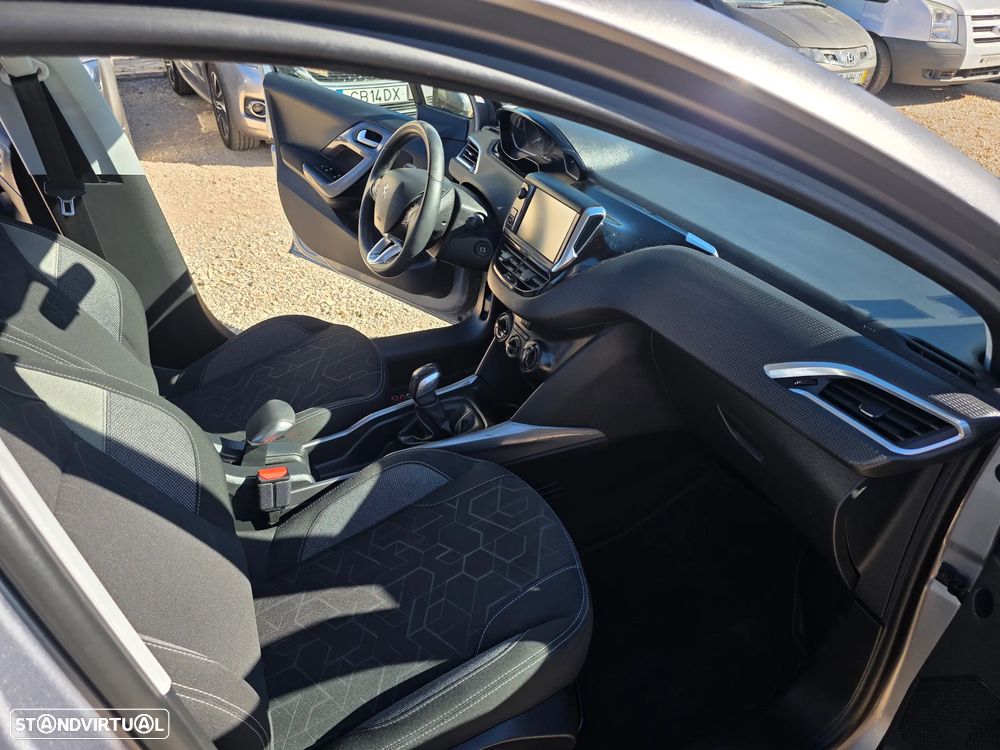 Peugeot 2008 1.2 PureTech Style - 22