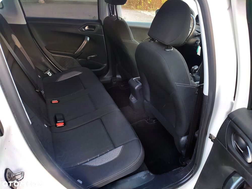 Peugeot 2008 1.5 BlueHDi Active S&S - 11