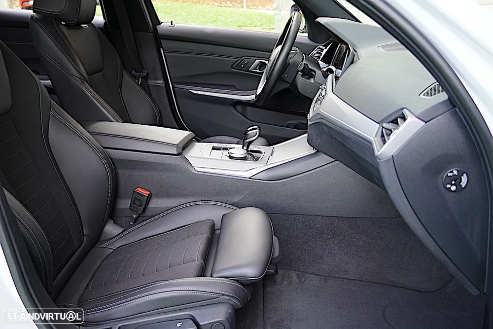 BMW 320 e Touring Corporate Edition Auto - 24