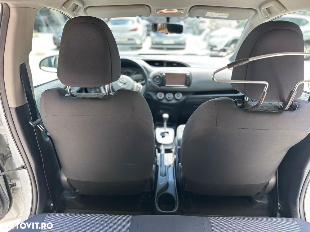 Toyota Yaris 1.33 L Dual VVT-i 5D Multidrive S Luna - 8