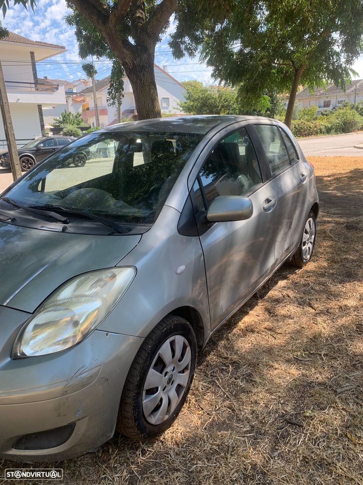 Toyota Yaris 1.0 VVT-i AC Manual - 4