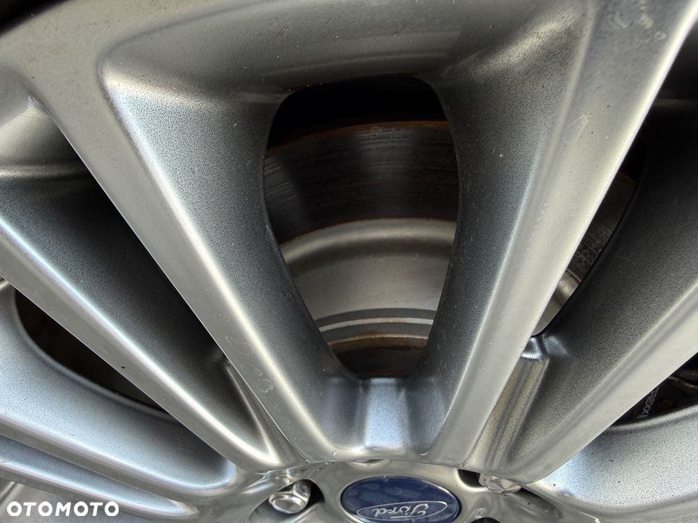 Ford Kuga 1.5 EcoBoost 2x4 Titanium - 33