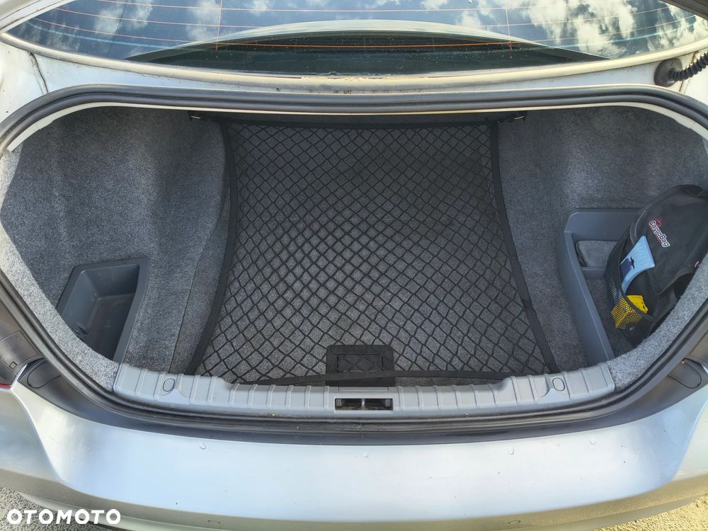 BMW Seria 3 318d - 11