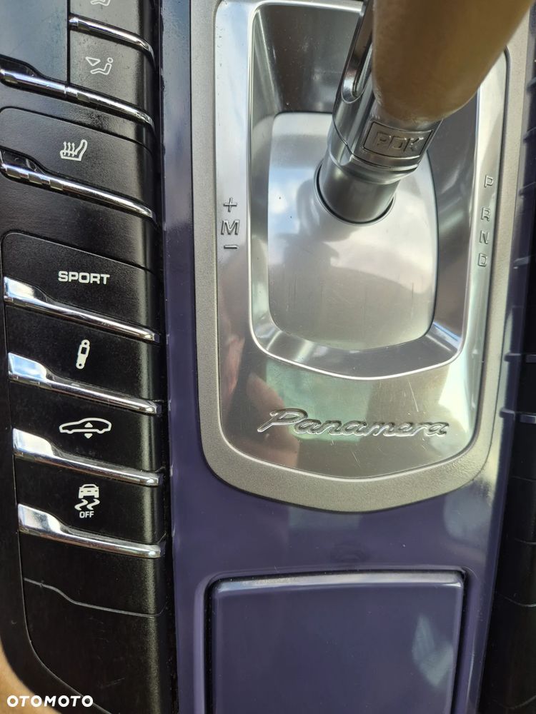 Porsche Panamera 4S - 13