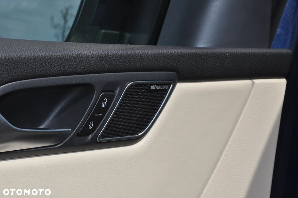 Volkswagen Sharan 2.0 TDI Blue Motion Highline - 26