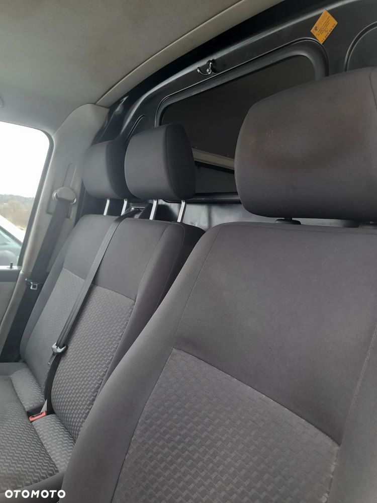 Volkswagen Transporter - 4