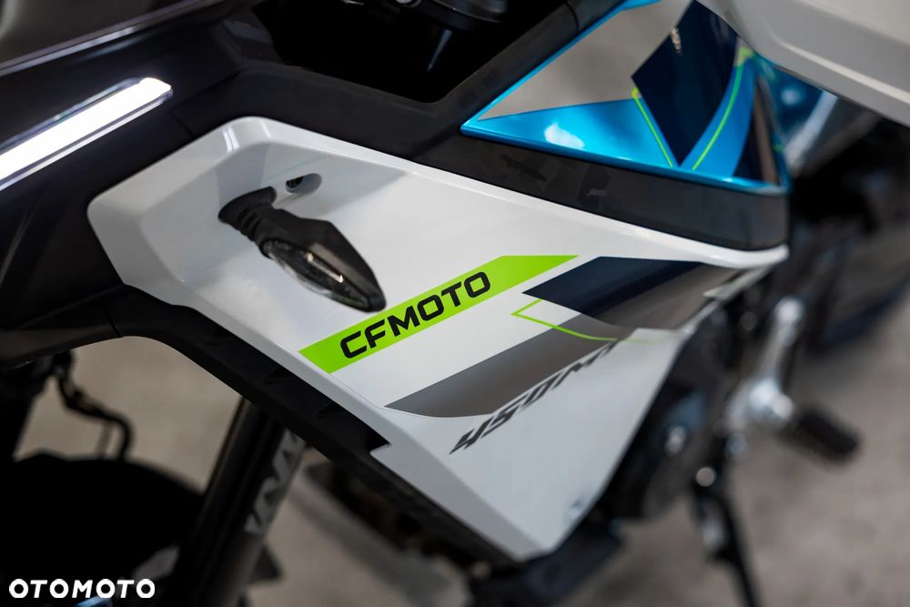 CFMoto MT - 4