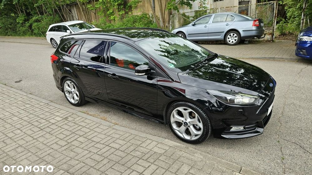 Ford Focus 2.0 EcoBoost ST mit Leder-Sport-Paket - 7