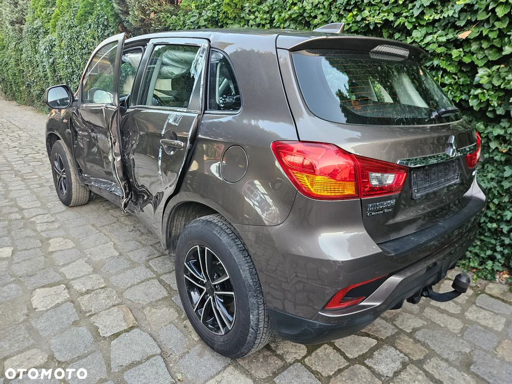 Mitsubishi ASX - 4