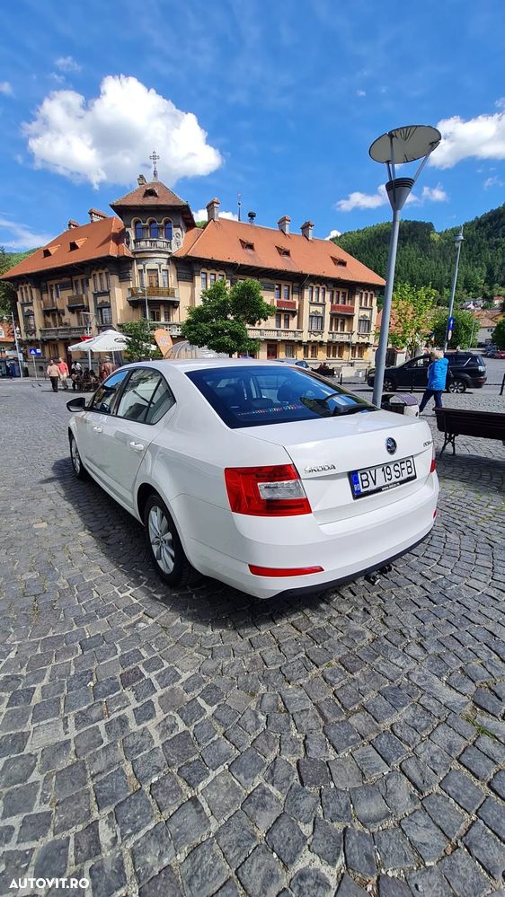 Skoda Octavia 2.0 TDI DSG Style - 5