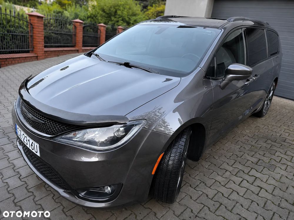 Chrysler Pacifica - 9