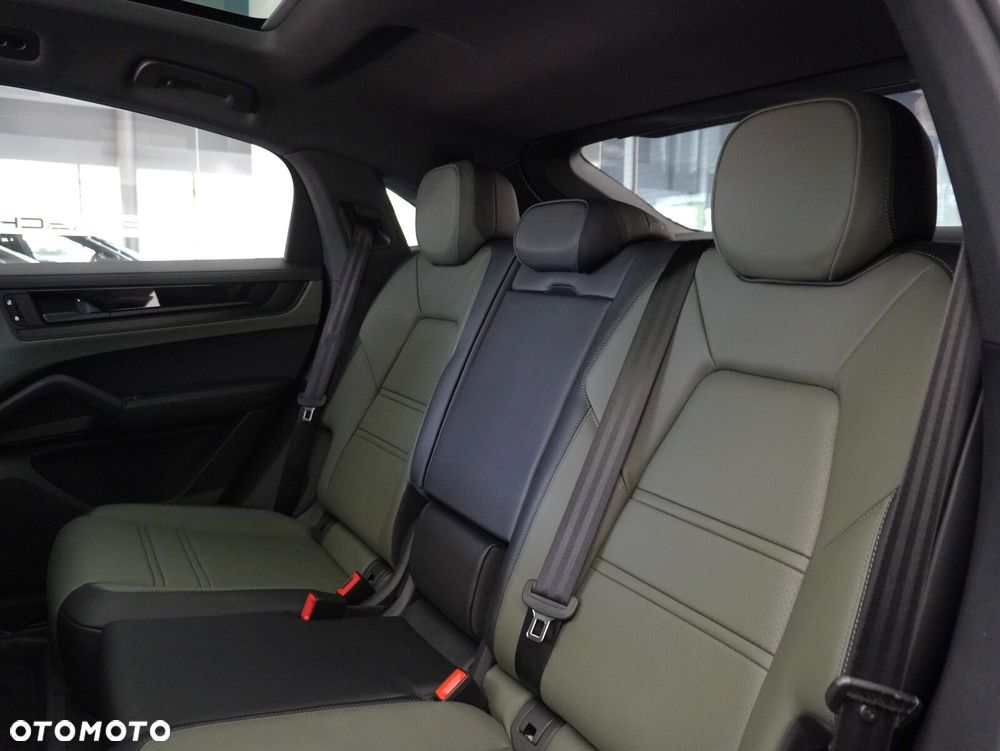 Porsche Cayenne E-Hybrid PHEV Black Edition - 35