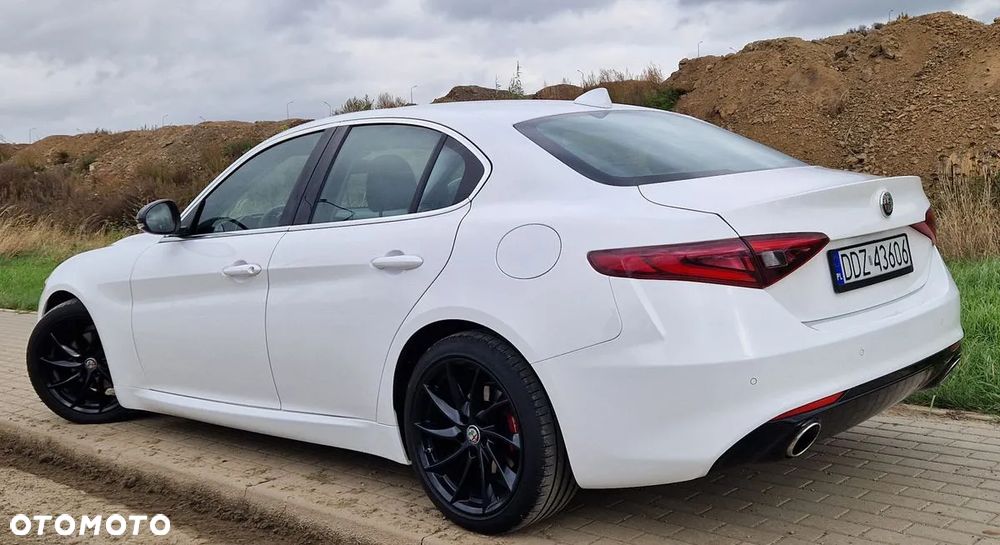 Alfa Romeo Giulia 2.0 Turbo 16V AT8 - 2