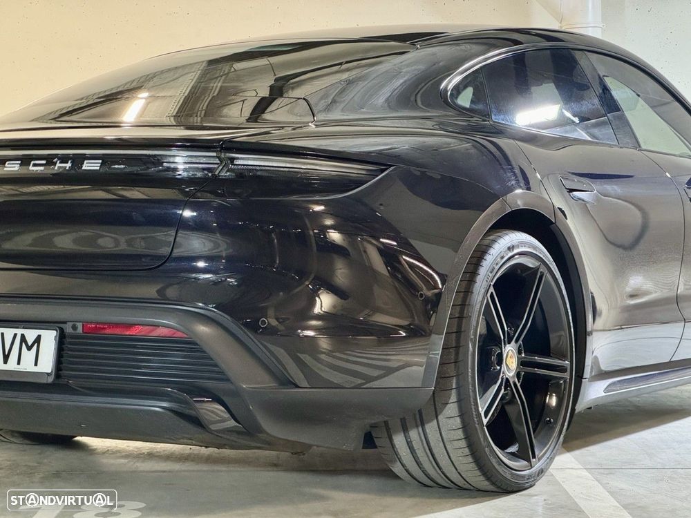 Porsche Taycan Turbo - 13