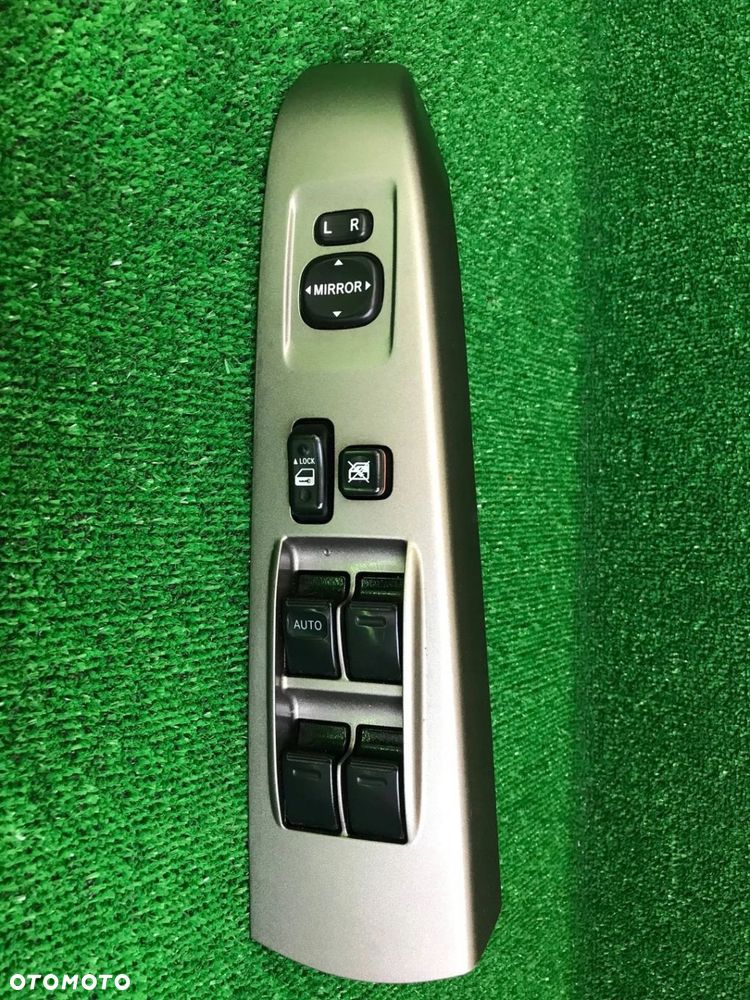 Panel sterowania przełączniki szyb lusterek Toyota Prius II XW20 8482047050 - 1