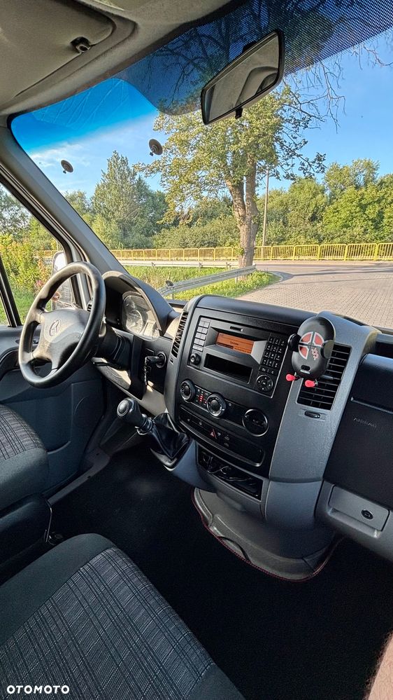 Mercedes-Benz Sprinter - 15