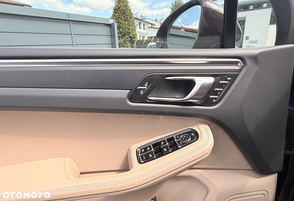 Porsche Macan Standard - 18