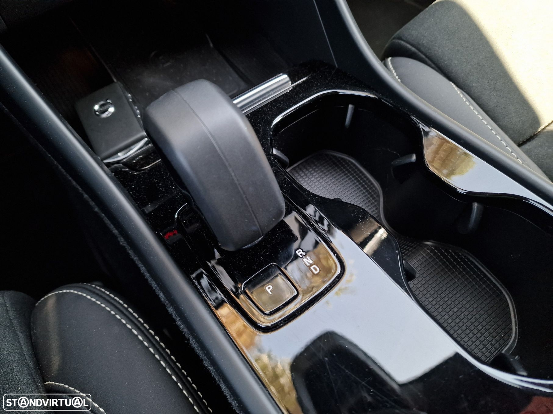 Volvo XC 40 Recharge Core - 28