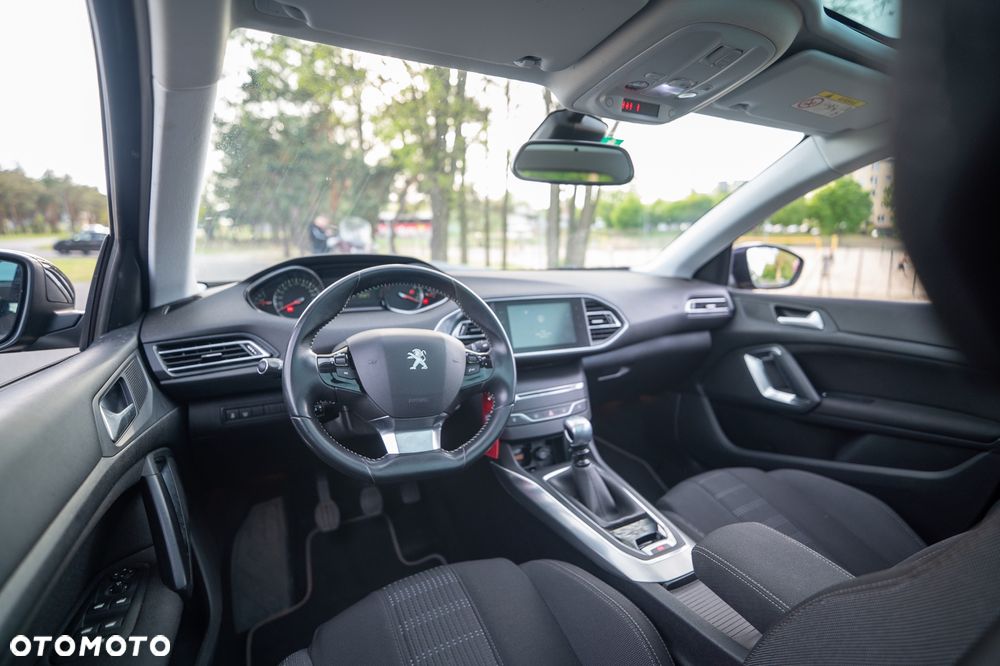 Peugeot 308 - 25